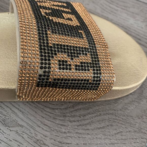 True religion woman’s sandals NWOT - Picture 6 of 6